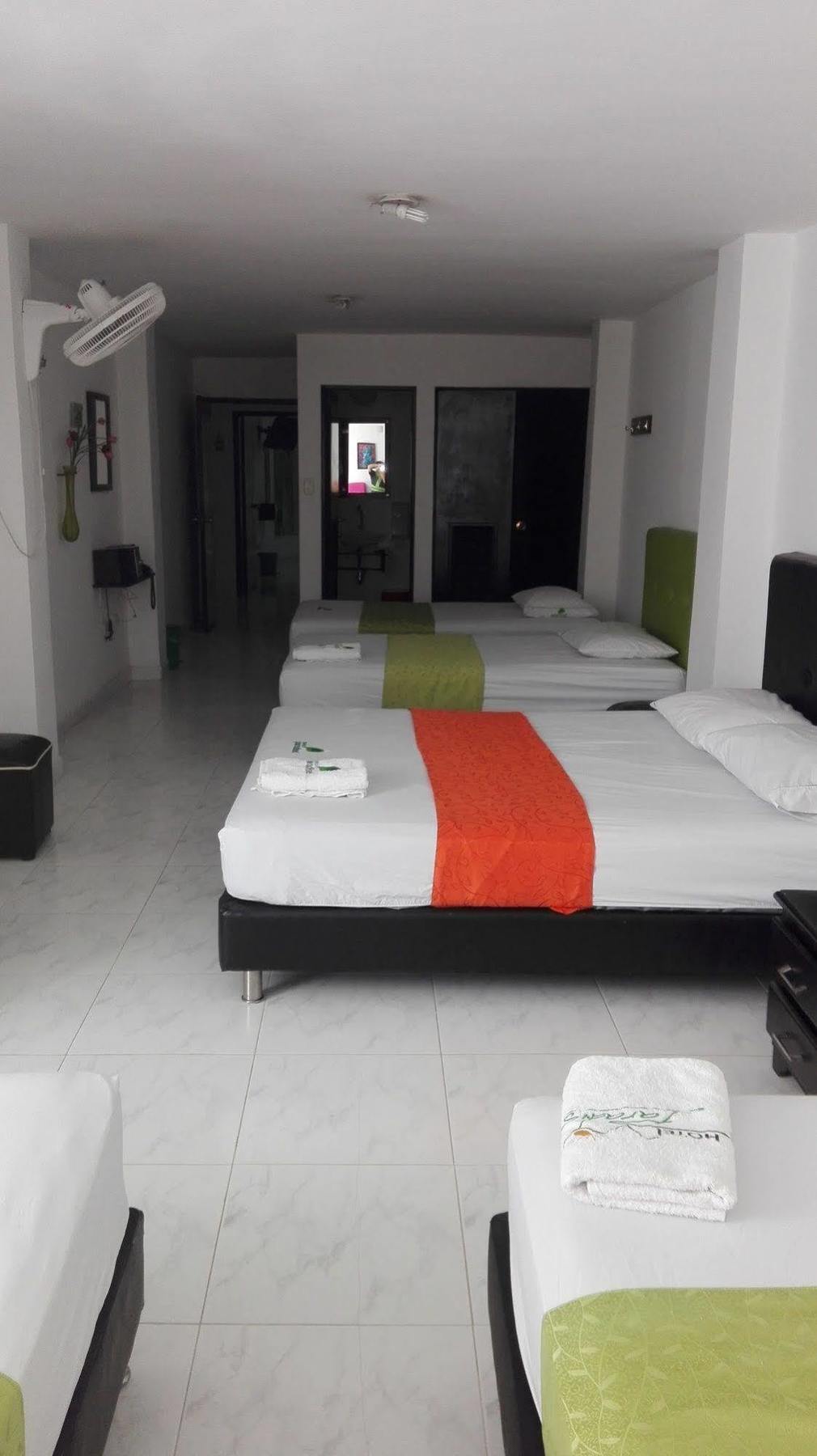 Hotel Paradise Lleras Medellin Ngoại thất bức ảnh