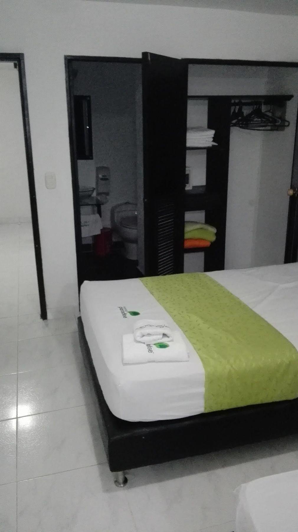 Hotel Paradise Lleras Medellin Ngoại thất bức ảnh